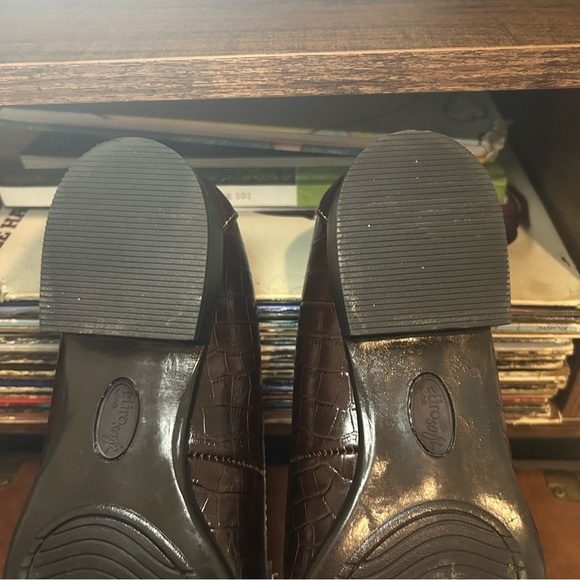 Eurosoft Brown Croc Embossed Loafers Women’s 8M | Classic Preppy Style - Picture 12 of 12